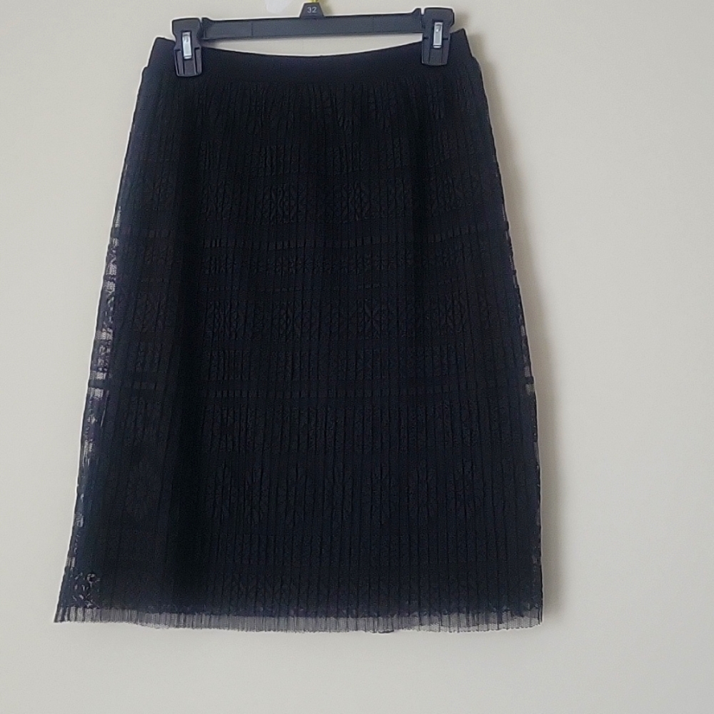 Stunning Joe B Black Pull On Lace Skirt Size-M